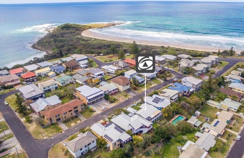 Yamba House | Laze Daze