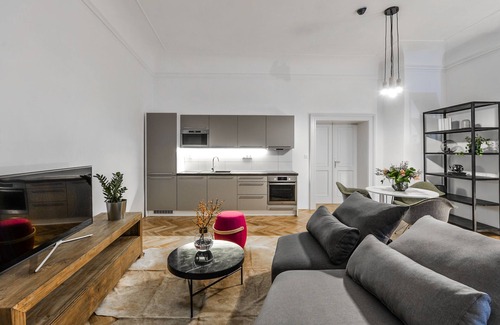 Mala Strana Apartment | Lazenska N4