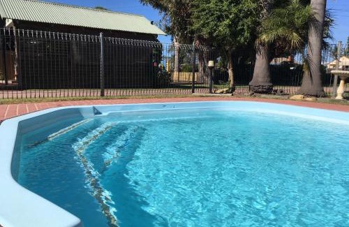 Lakes Entrance Apartment | Lazy Acre Log Cabins