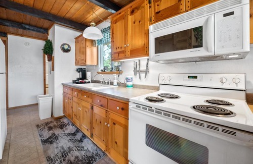 Woodlands House | Lazy Bear Cabin