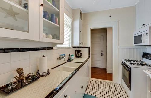 San Jacinto House | Lazy Days Cottage