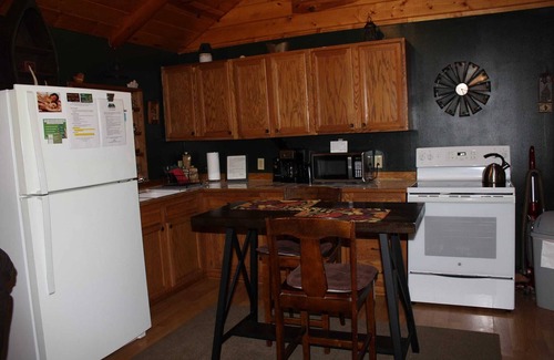 South Bloomingville Cabin | Lazy Lane Cabins - Lazy Lane