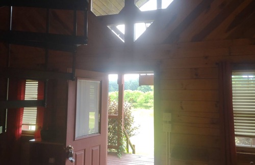 McArthur Cabin | Lazy Lane Cabins - Fisherman's Dream