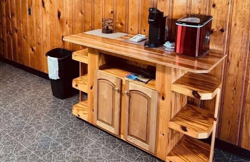 McArthur Cabin | Lazy Lane Cabins - Ola's House