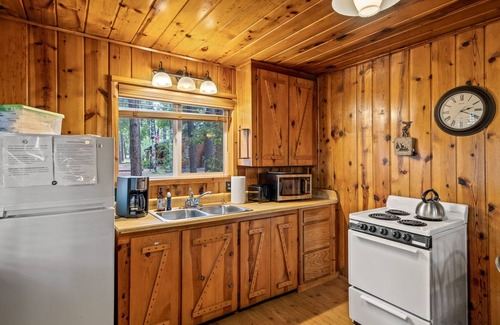 Greer Cabin | Lazy Trout Pinon Cabin
