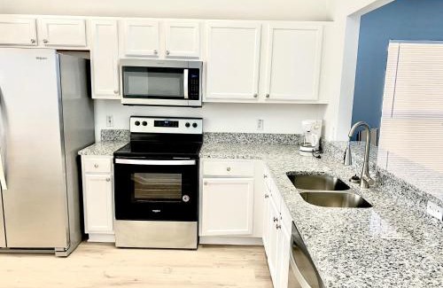 Lake Berkley Villa | LB4707AW 3 Bedroom Villa with pool and game room