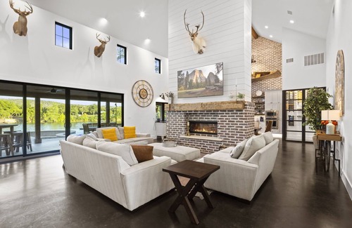 Kingsland House | LBJ Lodge | Concierge Services