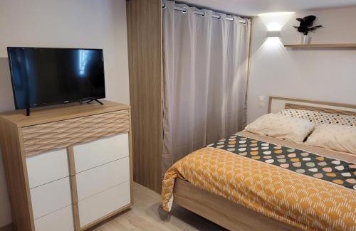 Venoy Apartment | Le 3 Bis