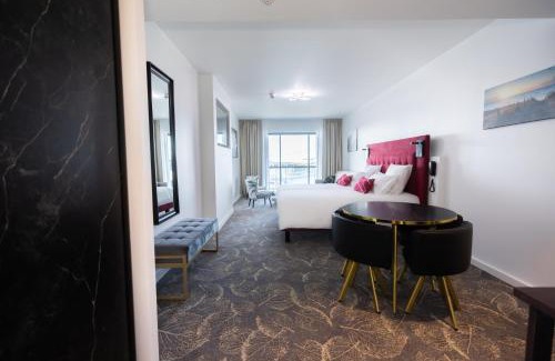 Downtown Apartment | Le Barracuda & Spa, Centre Port, pieds dans l'eau, vue mer