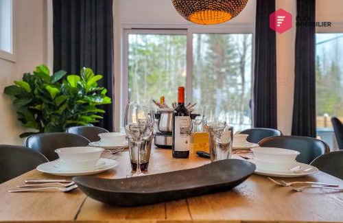Pont-Rouge House | Le Blanc Bouleau de Portneuf/Private Hot tub