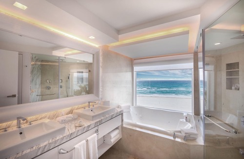 Punta Cancun Resort | Le Blanc Spa Resort Cancun - Adults Only - All-Inclusive