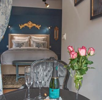 Old Town Apartment | Le Boudoir