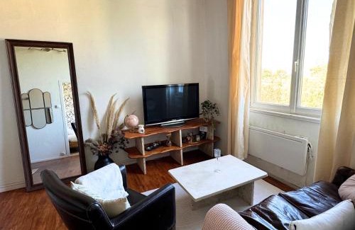 9th Arrondissement Apartment | Le Canut de Saint-Just - Lyon 9