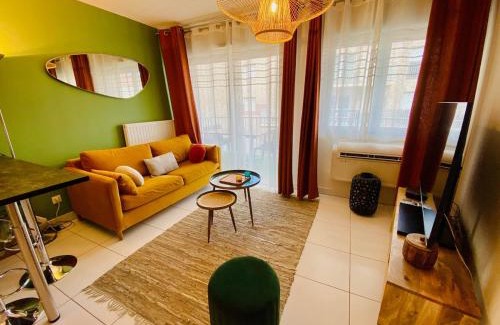 Sete Apartment | "Le Chai"T2 plein centre, Parking, Clim, Terrasse