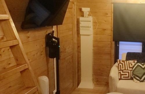 St-Aubin-des-Preaux Ski Chalet | Le chalet de Joyce spa et piscine