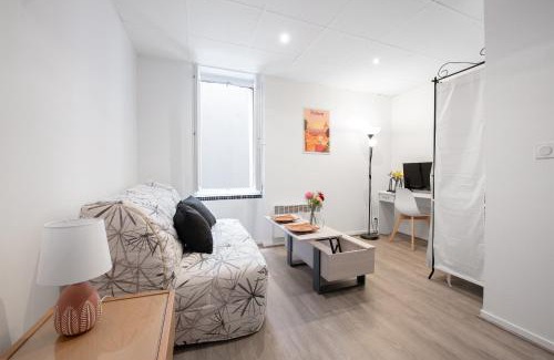 Marengo - Jolimont Apartment | Le Champs Elysées - à 2 pas de la gare