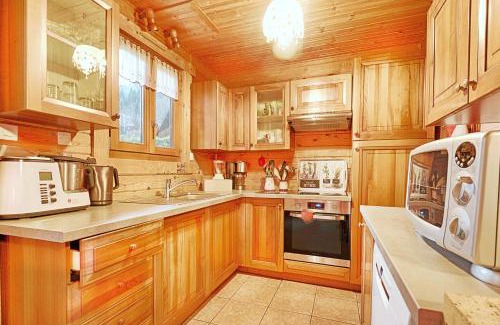 Travexin House | Le Chant de la Rivière - Chalet 3 étoiles pour 8 personnes