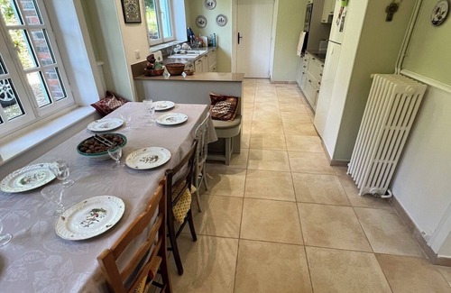 Parly House | Le Chesnoy magnificent house 17/20 pers private swimming pool, tennis court