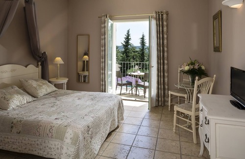 Saint-Quentin-la-Poterie Hotel | Le Clos de Pradines
