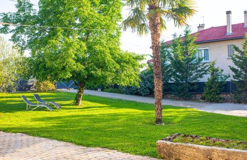 Villefranche-de-Rouergue House | Le clos des vignes