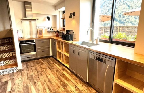 Allemond House | Le clos des Chalmettes - sleeps 15 - near Alpe d'Huez