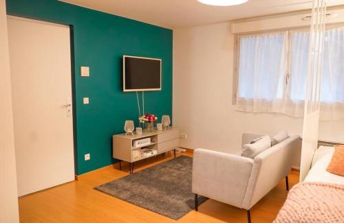 Pantin Apartment | Le Confortable-Cosy studio à 3 minutes du métro