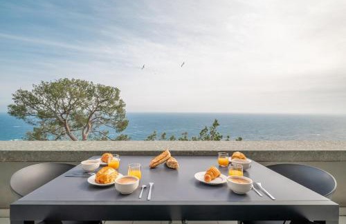 Cap d'Ail Apartment | Le COQ -Splendide vue -magnifique piscine -Parking