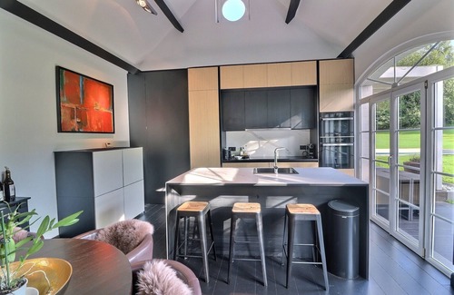 Couture-Saint-Germain Cottage | " Le Cosy Cottage du Chêne " " Cozy Oakwood Cottage "