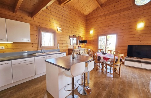 Bonneuil Ski Chalet | Le cottage des pins chalet on the vineyards