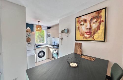 Toulouse North Apartment | Le Ernest - Parking inclus, jardin privé et piscine