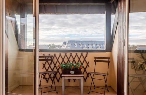 Blonville-sur-Mer Apartment | Le Garden Fleuri by Interhome