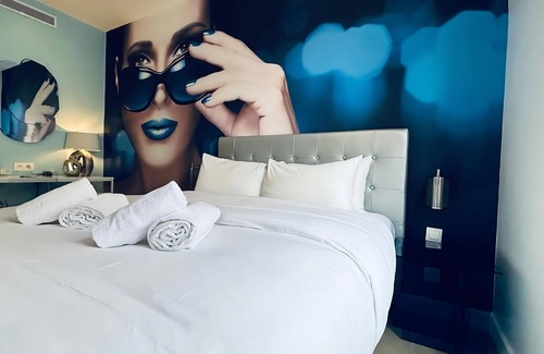 Quartier du Petit-Montrouge Hotel | Le Glam's Hôtel