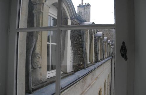 Beaune City Centre Apartment | Le jardin des chanceliers