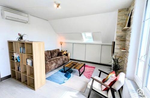 Fleury-les-Aubrais Apartment | Le Jules - Terrasse - Climatisation - Parking