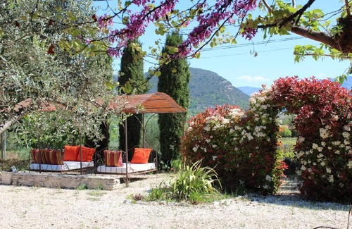 Mollans-sur-Ouveze House | LE LIT QUI DANSE