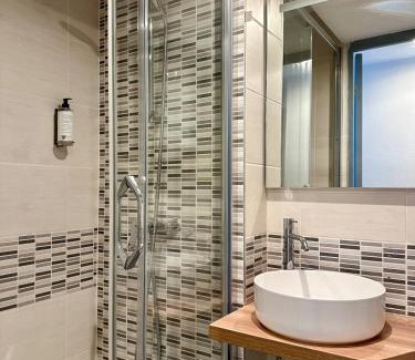 Saint-Pierre - Rene II - Bonsecours Apartment | Le Lodge - Lit King Size - 2 à 4 personnes - Proche Gare