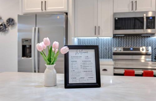 Foster Place House | Lé Luxe Maison -3BR 2 BA- Medical Center and Downtown HTX