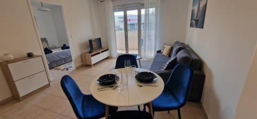 Plaine de la Brague Apartment | Le Marin - Pool and parking