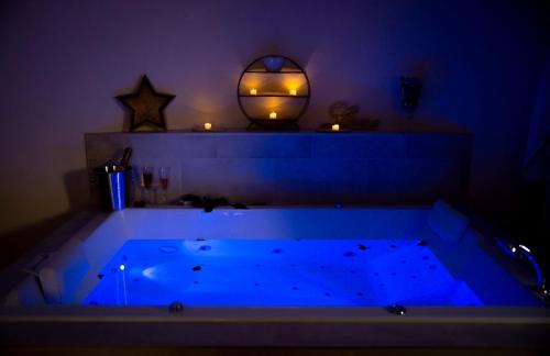 Le Barcares House | Le Mas aux Amoureux , Suite Romantique et Spa