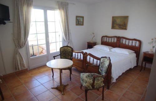 Saint-Saturnin-les-Avignon Bed & Breakfast | Le Mas de l'Amandier