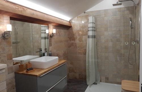 Saint Pierre de Mezoargues Apartment | Le Mas Saint Jean