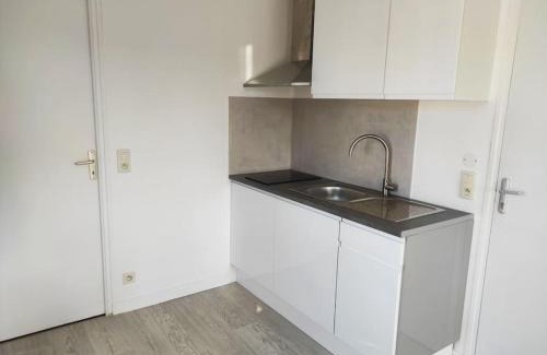 Saint-Meloir-des-Ondes Apartment | Le Mat studio étoilé