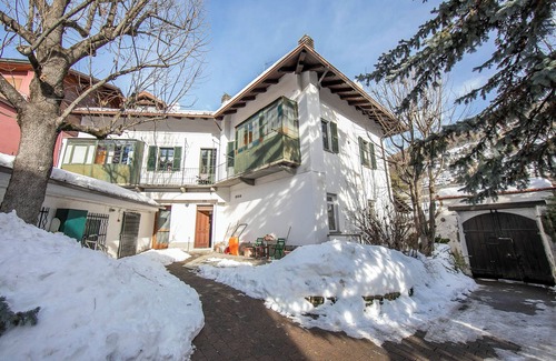 Bardonecchia Apartment | Le Meublé (between City Center & Skiing)