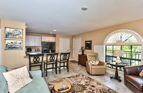 Old Naples Condo | Le Monaco - Romantic 1 BR Condo Steps from 5th Ave S. Chic Coastal Retreat with King Bed and Beach Access. Perfect Location for Couples Near Dining, Shopping, and Naples Beach