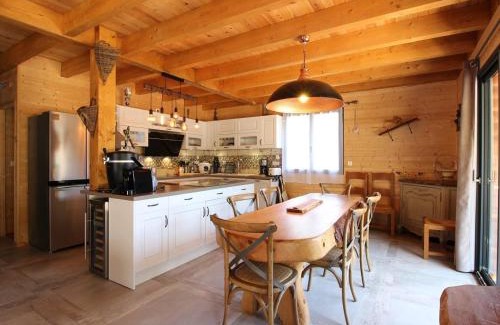 Mont-Dore Ski Chalet | Le Mont-Dore: Splendide Chalet 5 Chambres avec Terrasse, Garage Double, et WiFi - FR-1-608-188