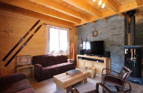 Mont-Dore Ski Chalet | Le Mont-Dore: Splendide Chalet 5 Chambres avec Terrasse, Garage Double, et WiFi - FR-1-608-188
