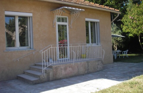 Monteux House | Le nid de la sorguette