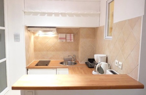 Notre Dame Apartment | Le Notre Dame : Breathtaking Seine & Notre Dame Views, Paris Centre