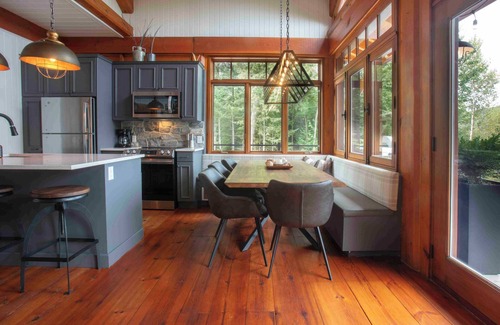 Lambton House | Le Oly | Chalet en bois rond | Bord de Lac