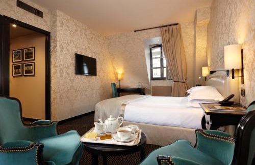 Archives Hotel | Le Pavillon de la Reine & Spa, Place des Vosges